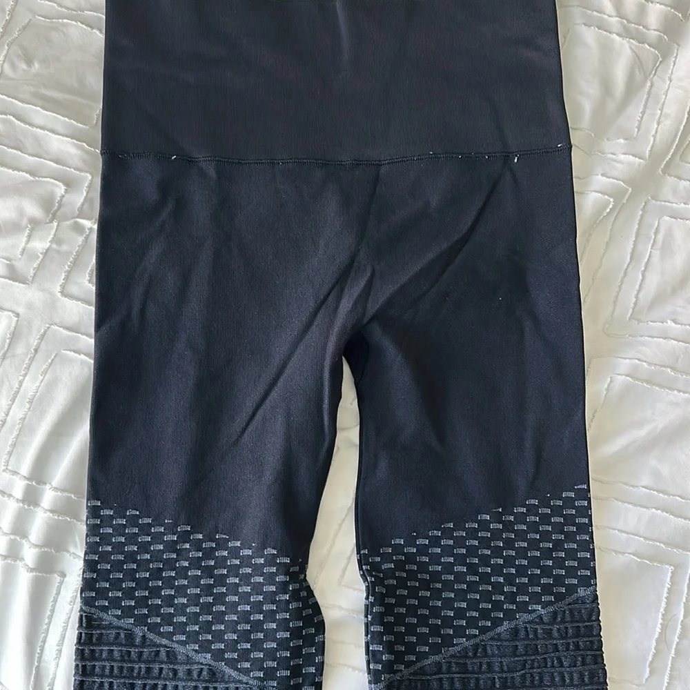 Spanx Blue Leggins - Picture 2 of 5